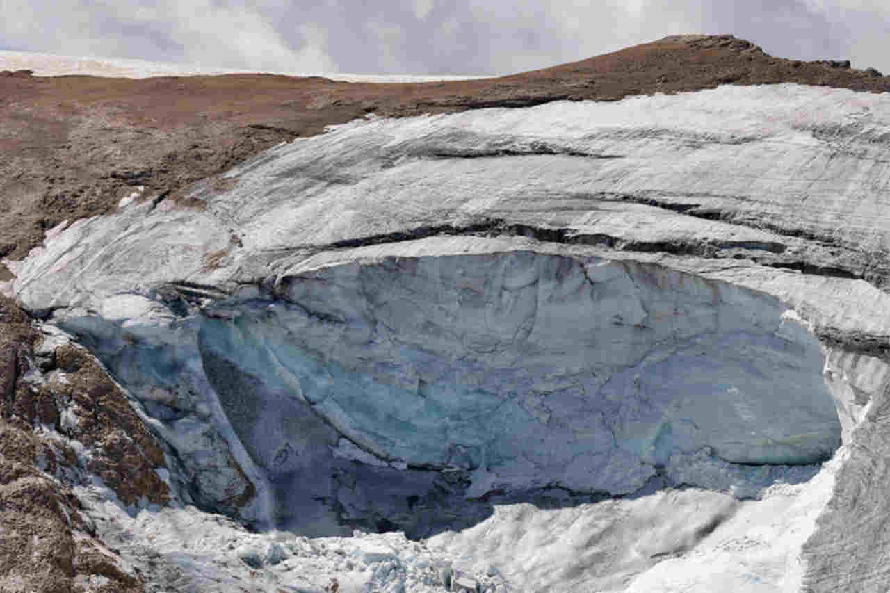 10º corpo é retirado de geleira após avalanche mortal na Itália; um segue desaparecido