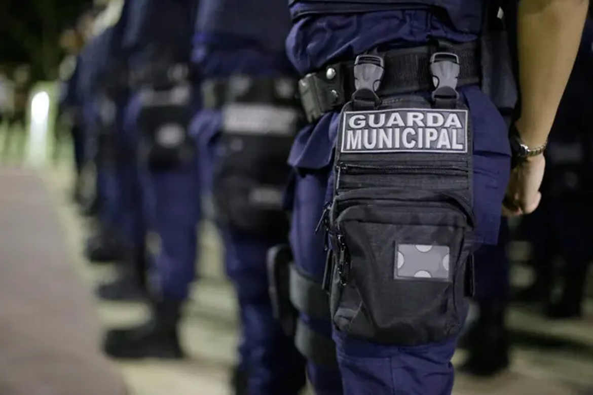 Imagem de um uniforme da Guarda Civil Municipal