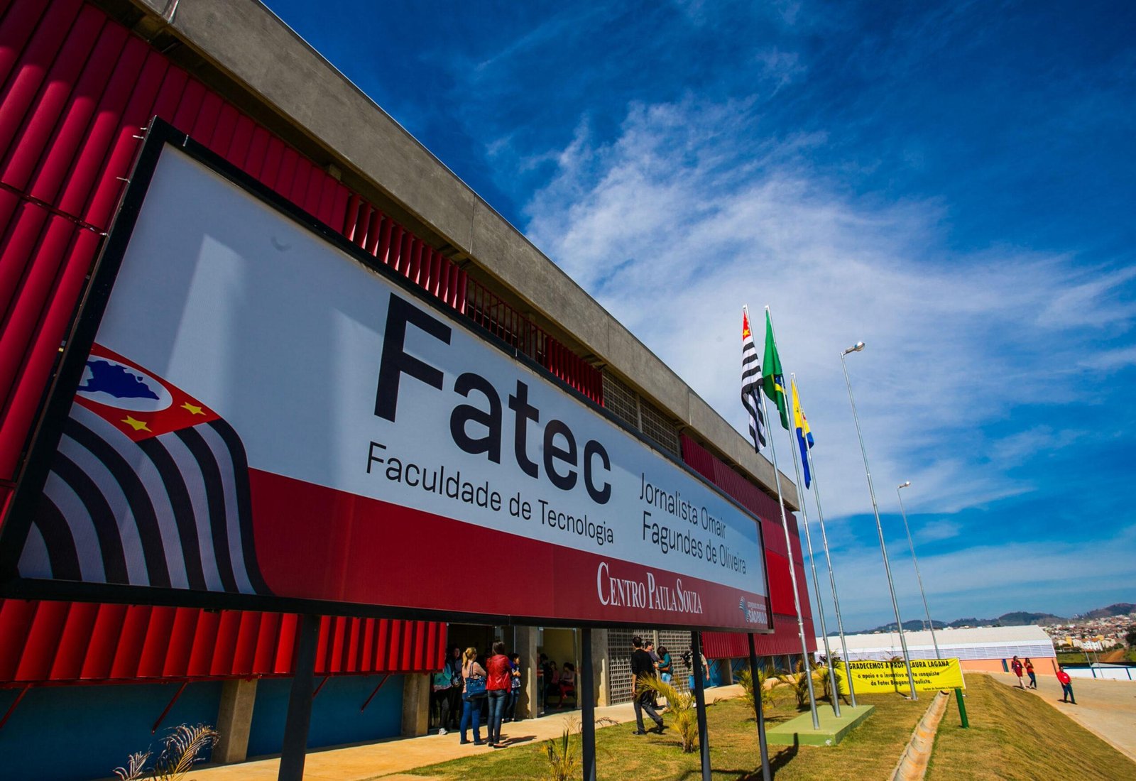 Fachada de uma unidade da Fatec