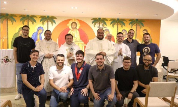 Padre Juliano Amaral celebrou Missa na Capela do Seminário