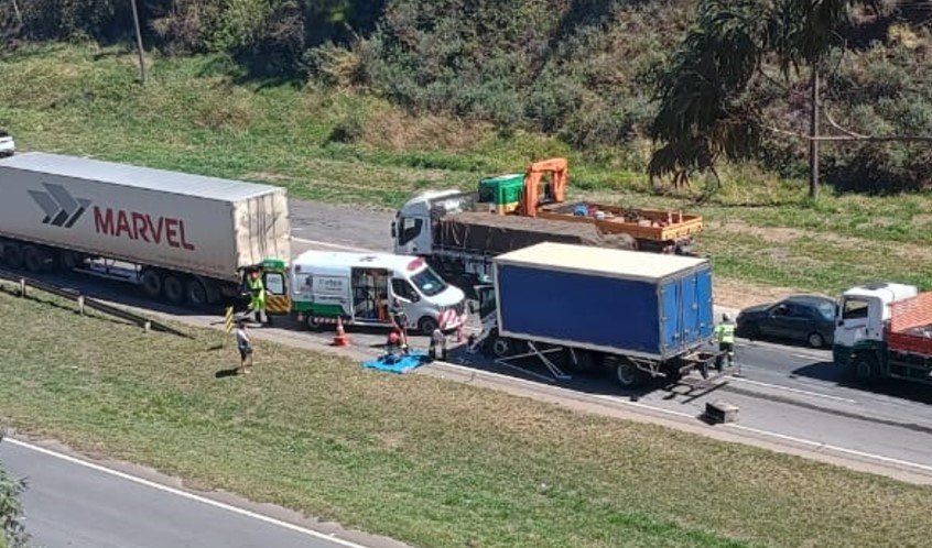 Colisão deixa um óbito e lentidão no trecho da Fernão Dias, em Bragança Paulista