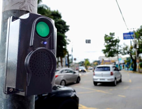 Várzea investe em botoneiras especiais para semáforos acessíveis