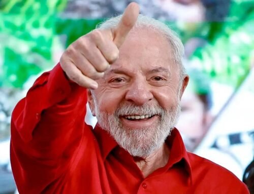 Lula inicia tratamento preventivo de radioterapia em Brasília