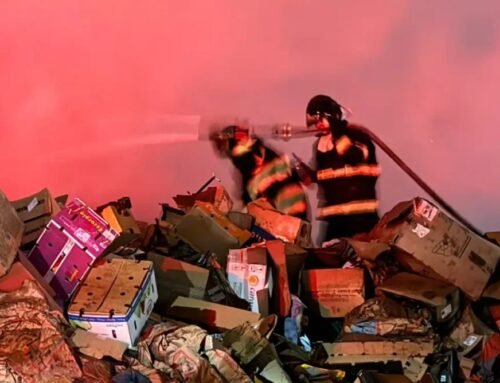 Incêndio de grandes proporções atinge depósito de sucata em Bragança Paulista