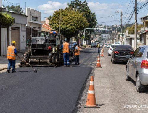 Prefeitura de Atibaia aciona garantia para reparar pavimento no Vitória Régia