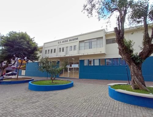 Escola José Alvim promove ação de conscientização sobre câncer de mama em Atibaia