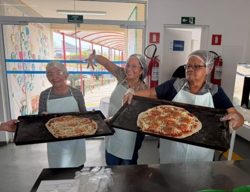 Oficina de pizzas reúne idosos em Cajamar