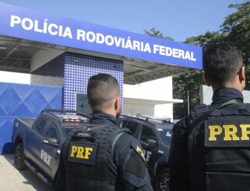 PRF apreende caminhão clonado e prende motorista em Atibaia