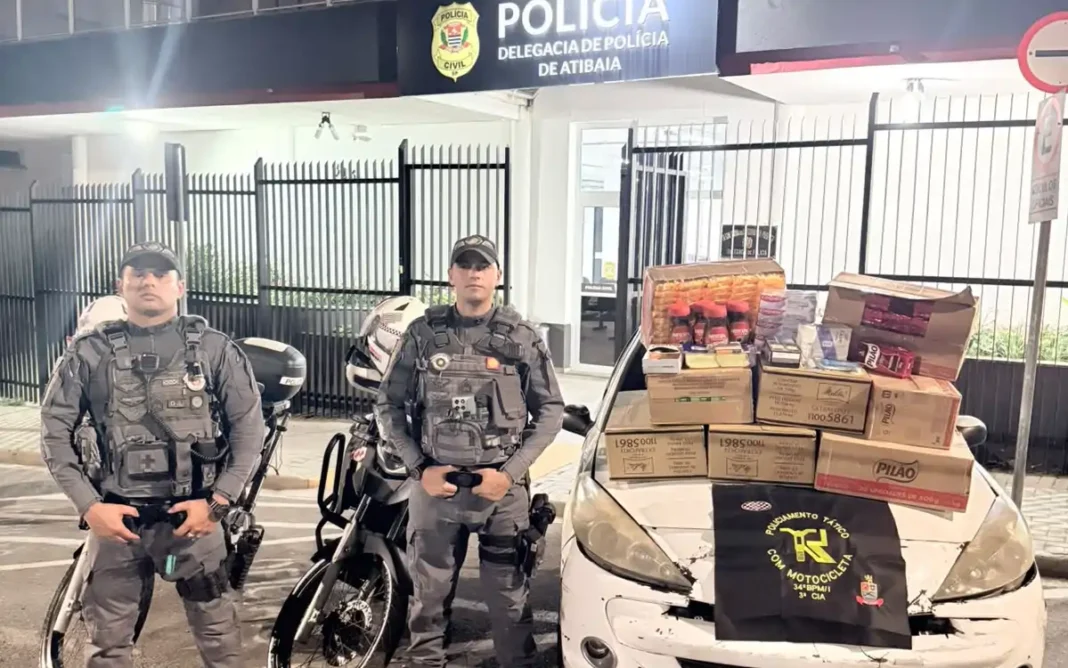 TRIO-E-PRESO-COM-PRODUTOS-FURTADOS-DURANTE-ACAO-DA-PM-EM-ATIBAIA-1068×668