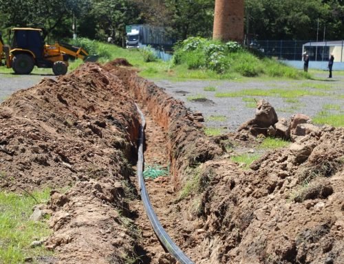 Louveira instala rede de esgoto no Parque Capivari